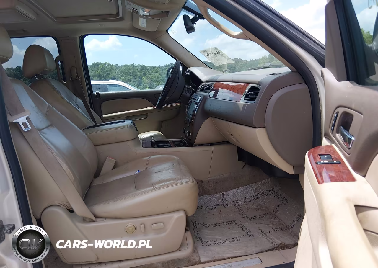 2012 Chevrolet Tahoe Ltz VIN:1GNSKCE09CR152864 - 5