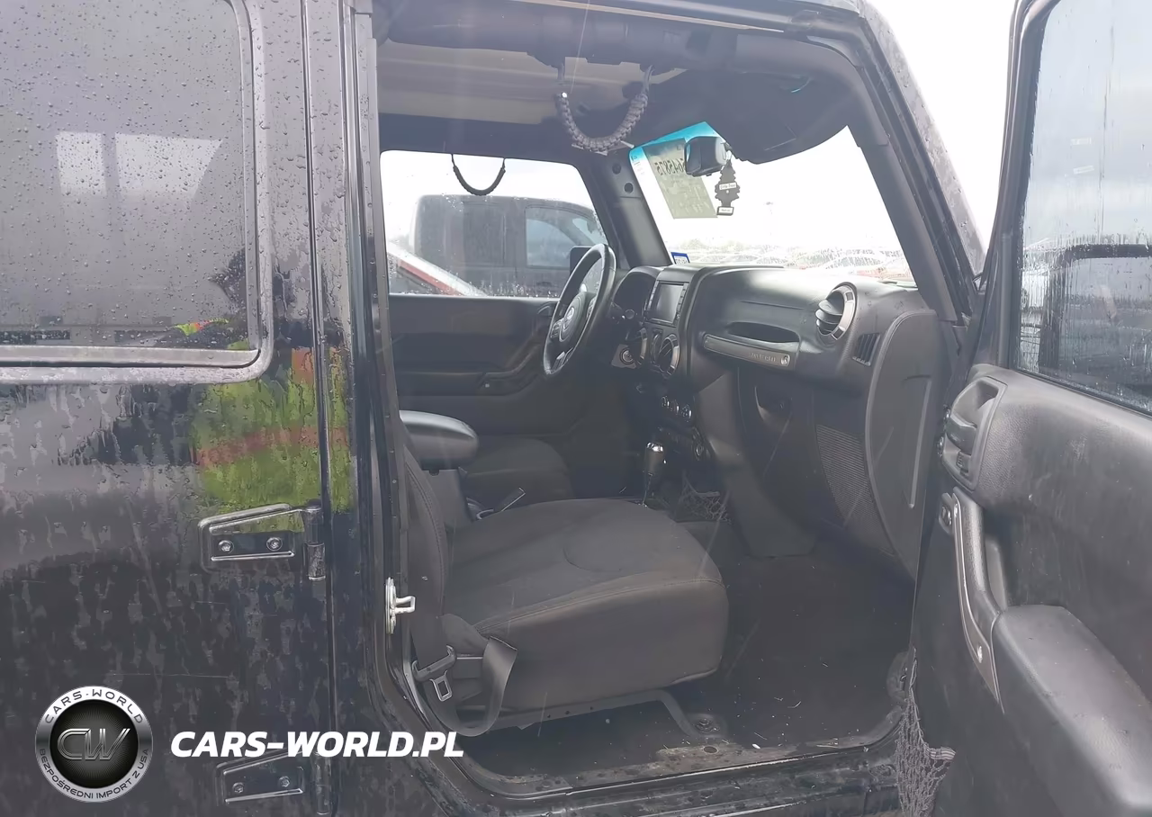 2016 Jeep Wrangler Unlimited Sport VIN:1C4BJWDG5GL202678 - 5