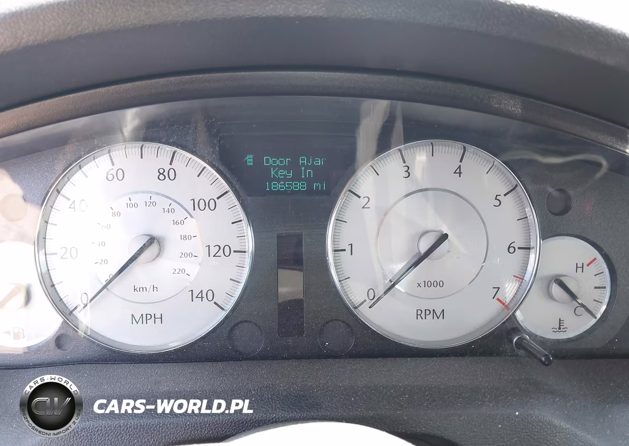 2010 Chrysler 300 300S V6 VIN:2C3CA2CV8AH329639 - 7