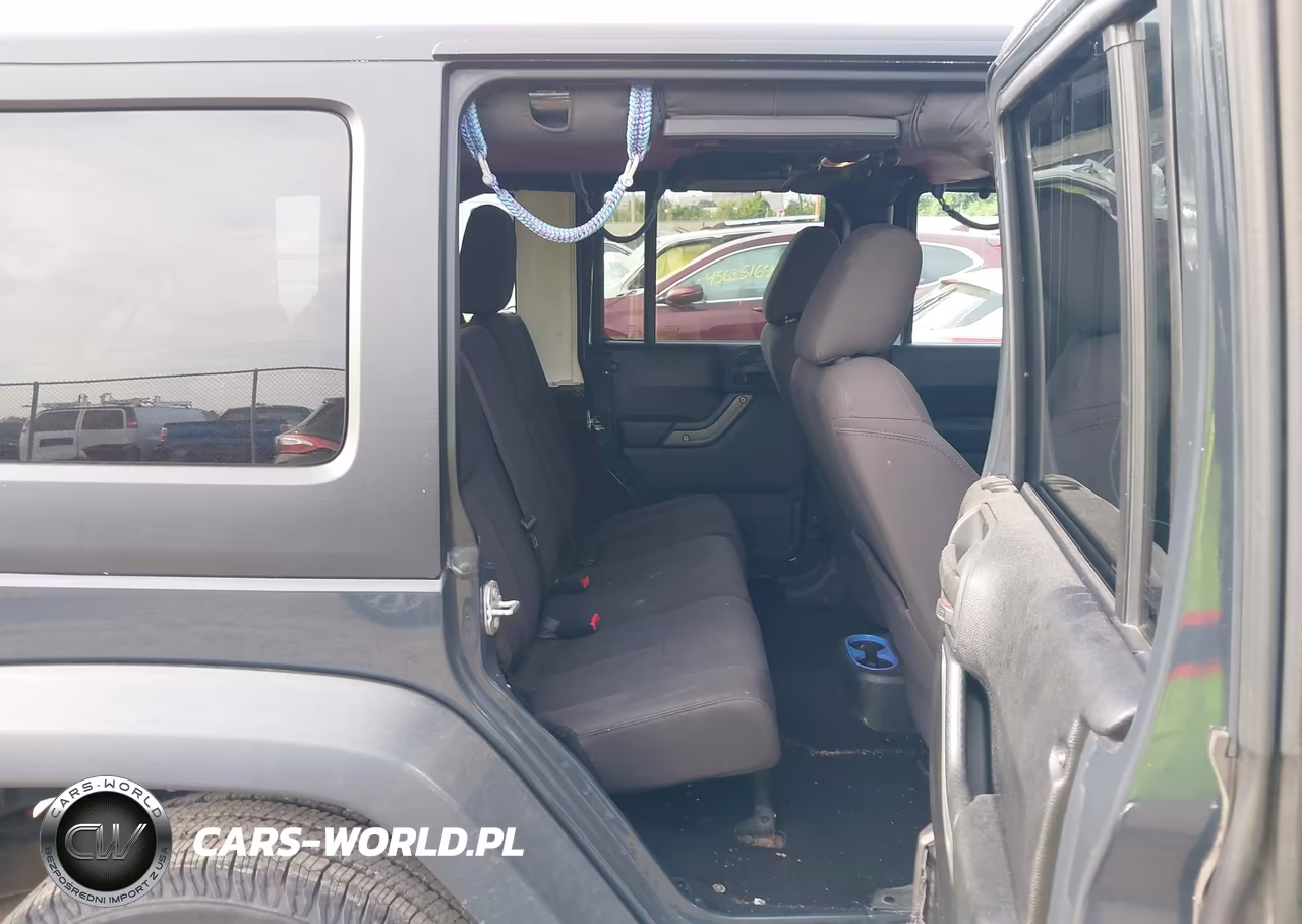 2017 Jeep Wrangler Unlimited Sport VIN:1C4BJWDG2HL524566 - 8
