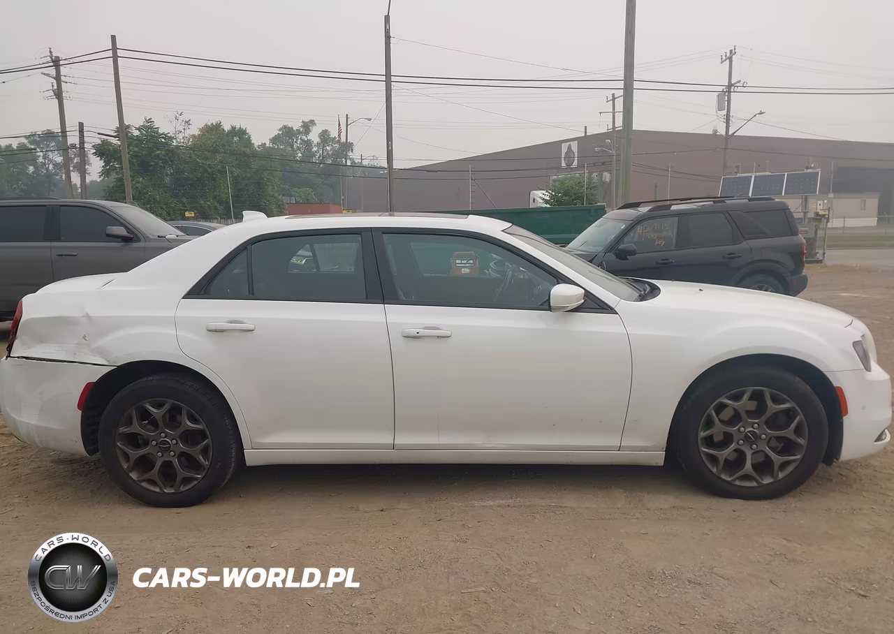 2016 Chrysler 300 300S VIN:2C3CCAGGXGH244469 - 12