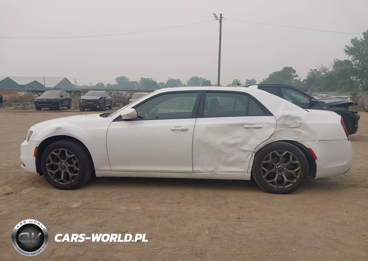2016 Chrysler 300 300S VIN:2C3CCAGGXGH244469 - 13