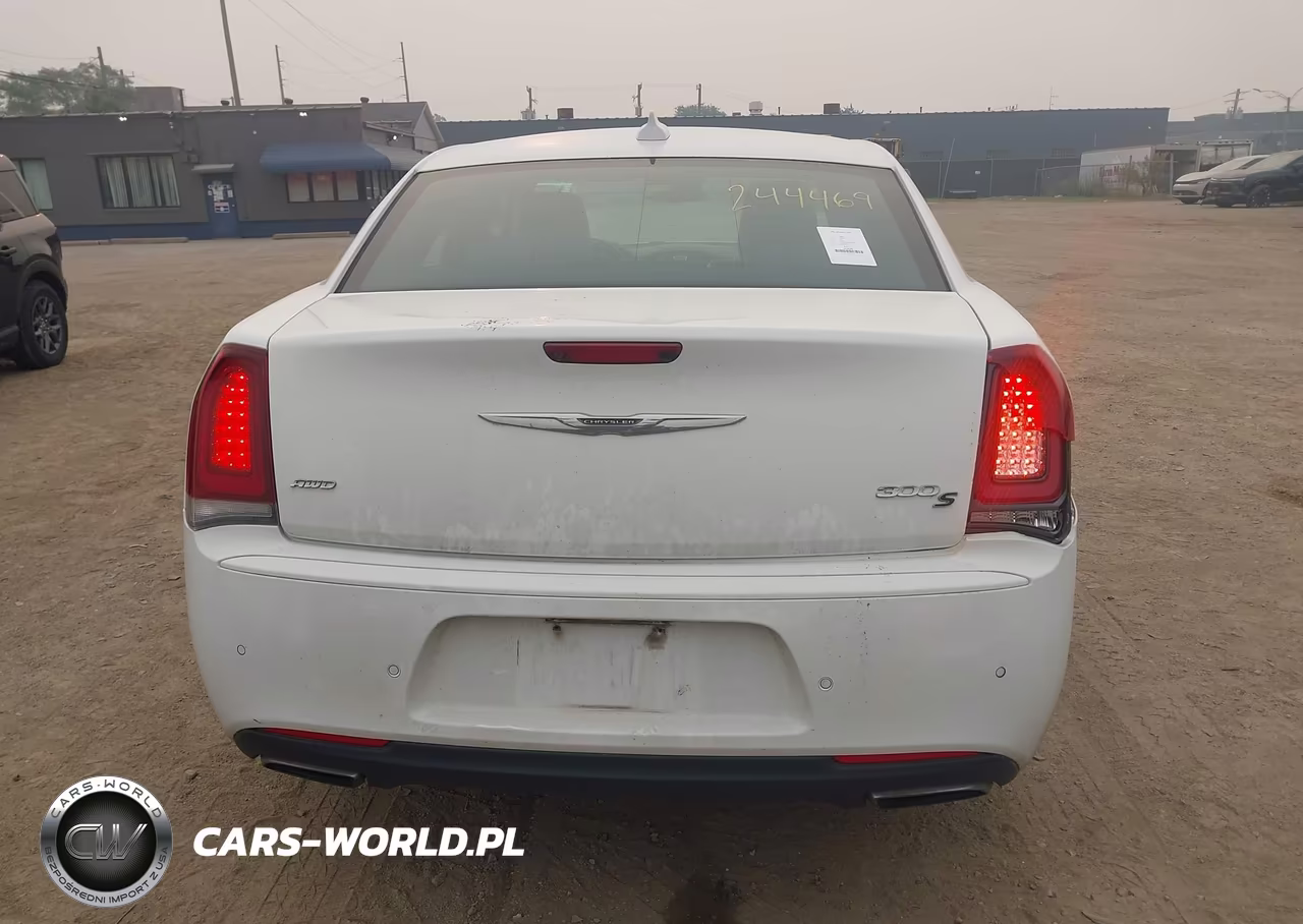 2016 Chrysler 300 300S VIN:2C3CCAGGXGH244469 - 15