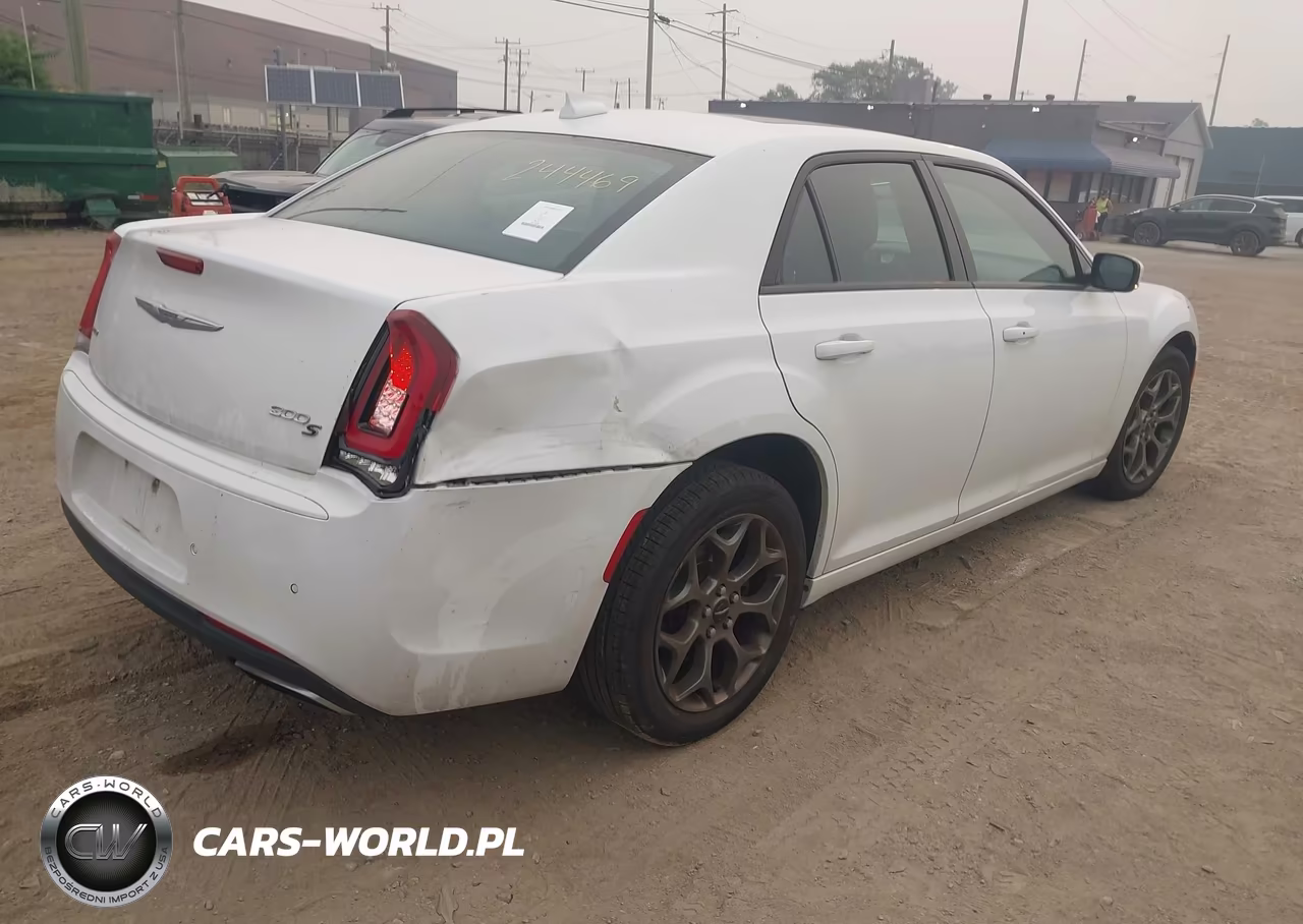 2016 Chrysler 300 300S VIN:2C3CCAGGXGH244469 - 4