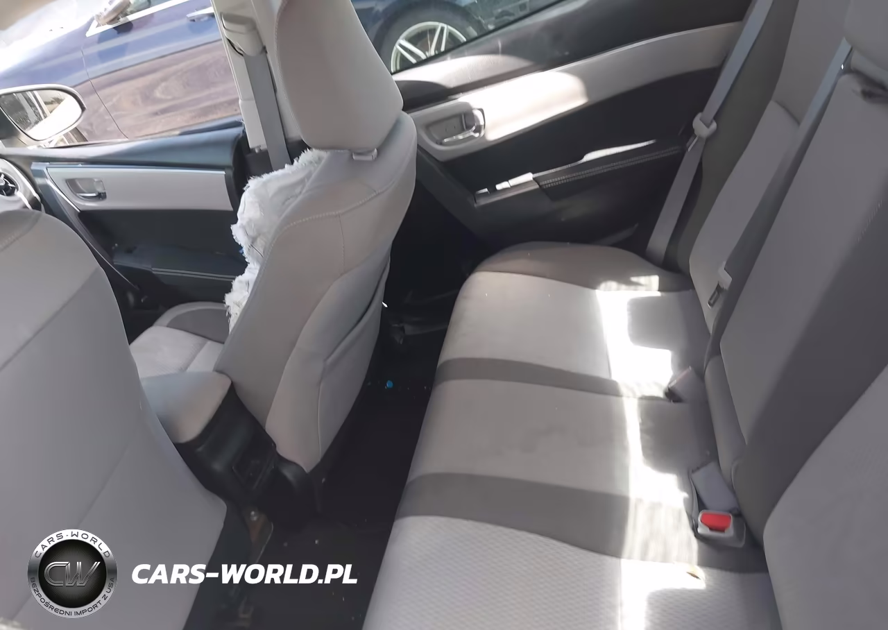 2018 Toyota Corolla Le VIN:5YFBURHE6JP853124 - 8