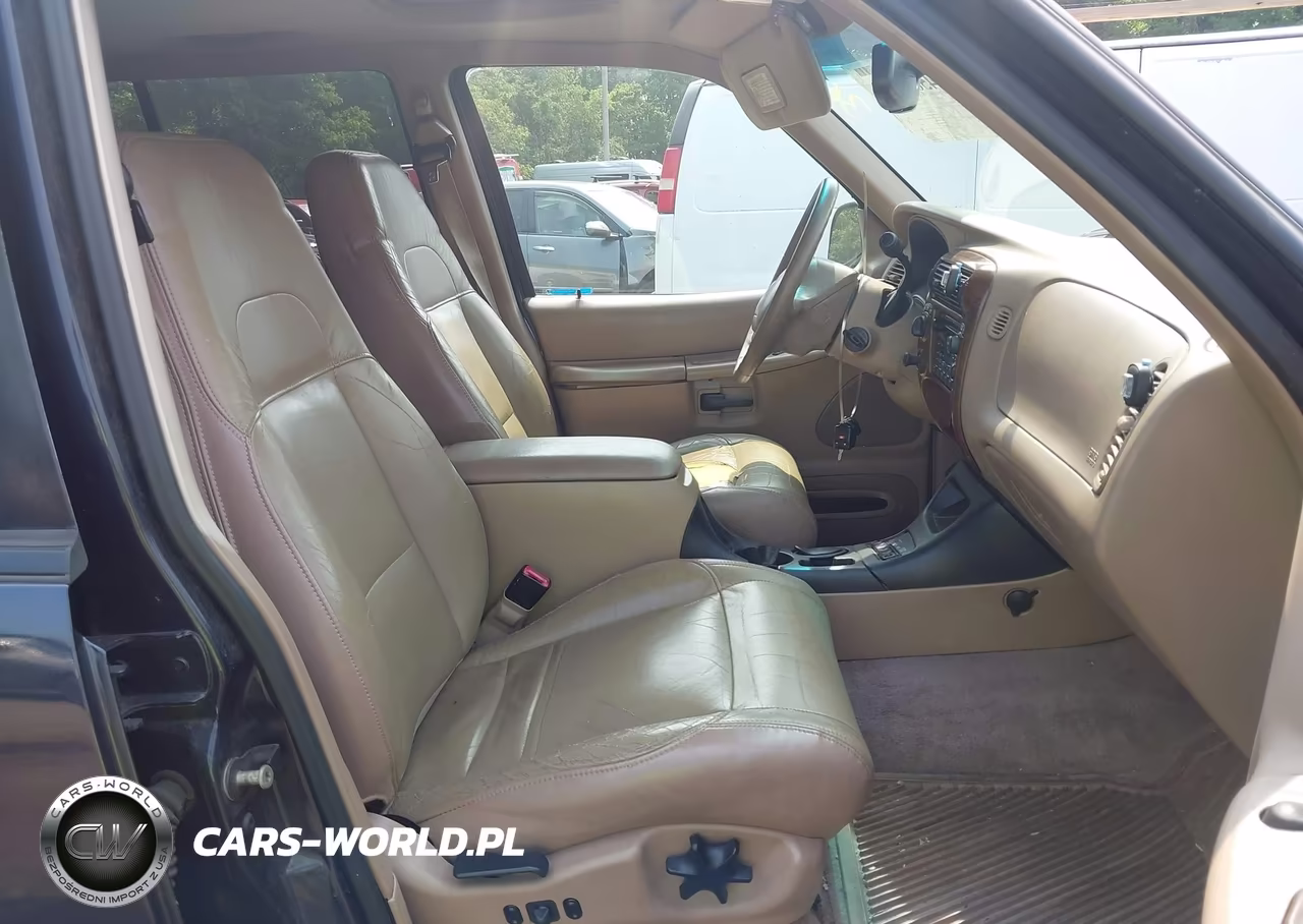 2000 Ford Explorer Eddie Bauer VIN:1FMDU74E7YZA66858 - 5