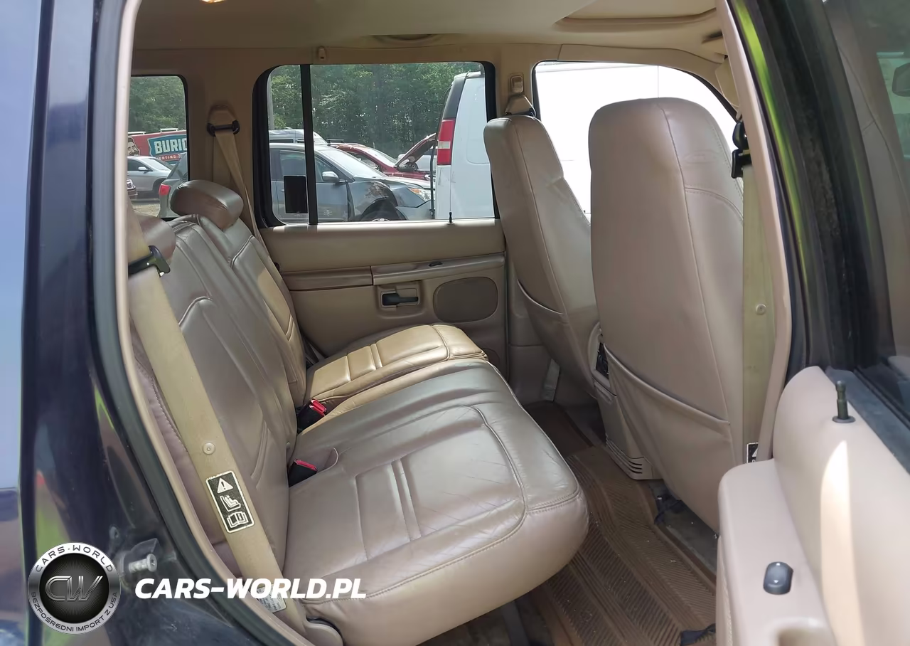 2000 Ford Explorer Eddie Bauer VIN:1FMDU74E7YZA66858 - 8