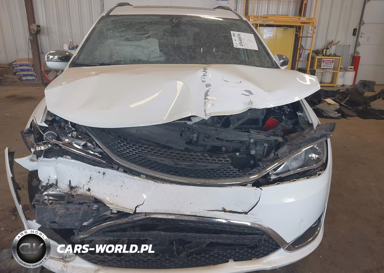 2018 Chrysler Pacifica Limited VIN:2C4RC1GG0JR262034 - 12