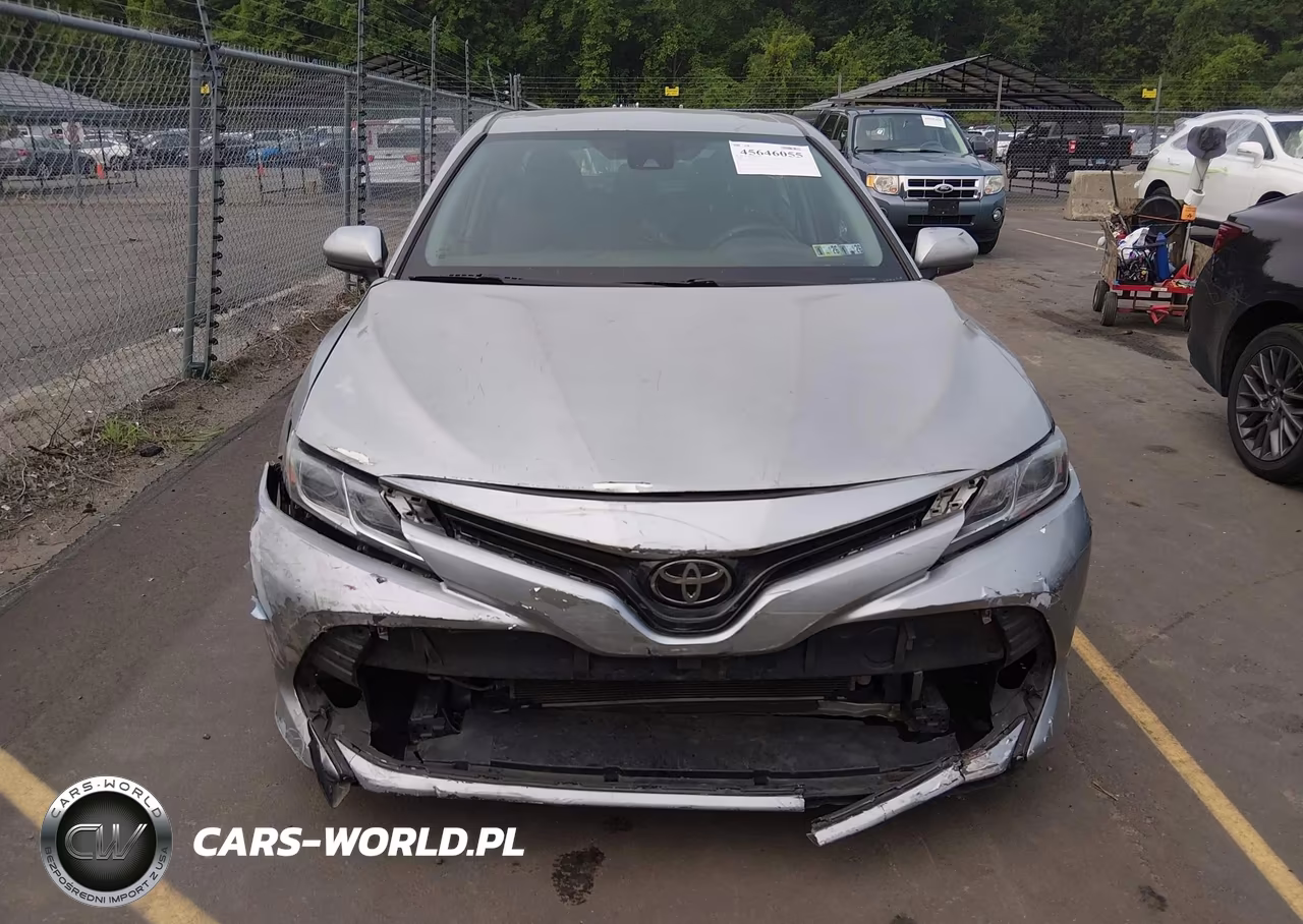 2018 Toyota Camry Le VIN:4T1B11HK6JU124751 - 12