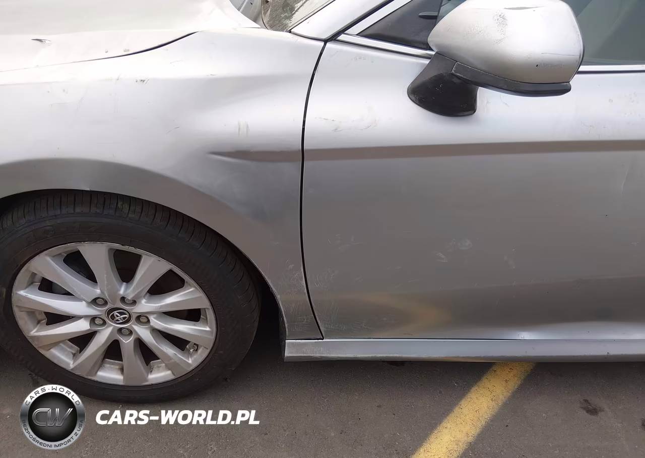 2018 Toyota Camry Le VIN:4T1B11HK6JU124751 - 19
