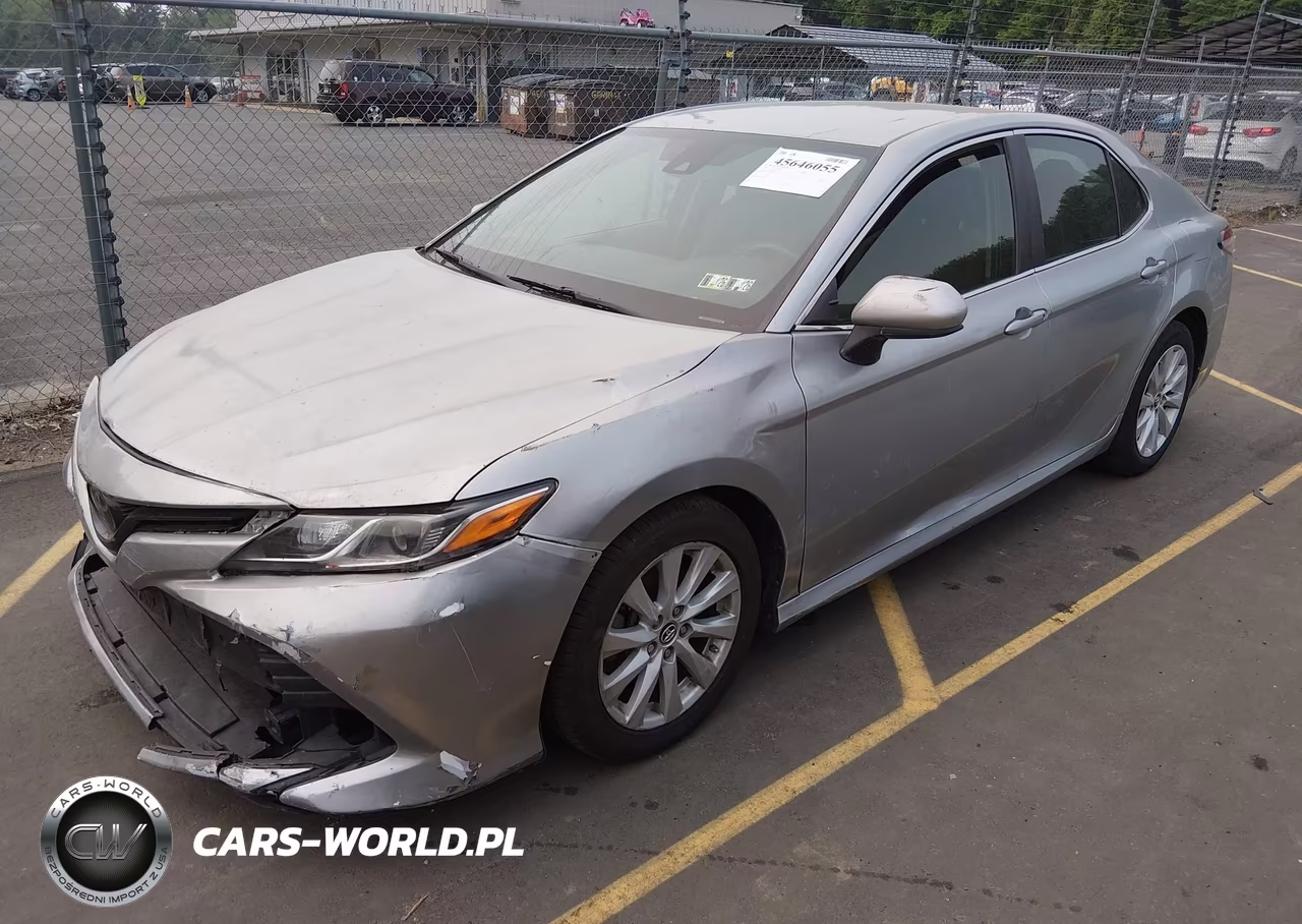 2018 Toyota Camry Le VIN:4T1B11HK6JU124751 - 2