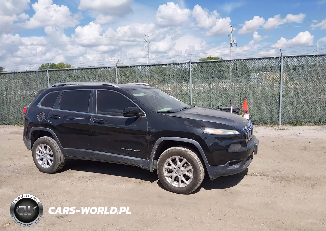 2015 Jeep Cherokee Latitude VIN:1C4PJMCS0FW726155 - 13