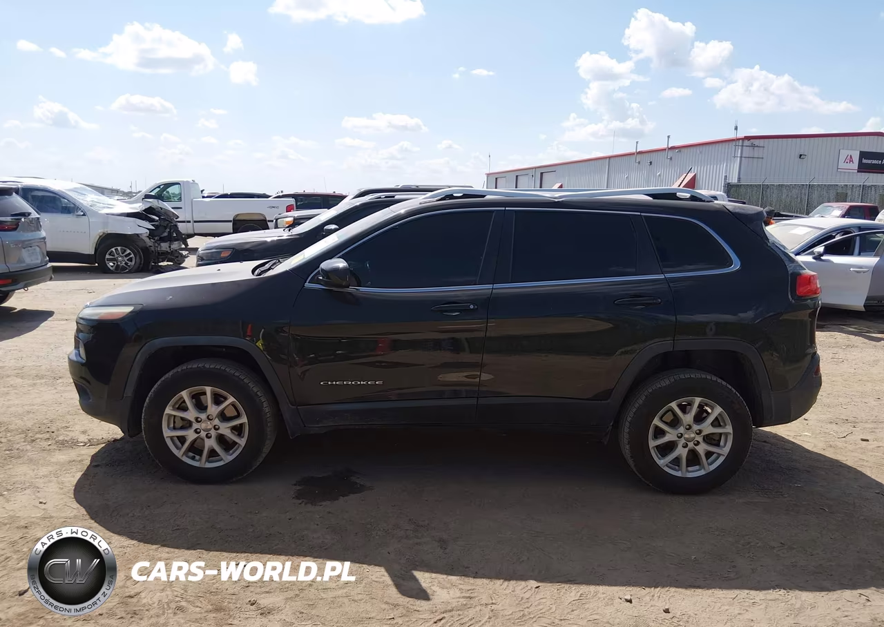 2015 Jeep Cherokee Latitude VIN:1C4PJMCS0FW726155 - 14