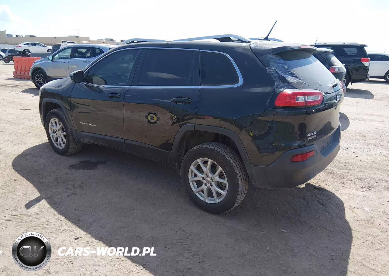 2015 Jeep Cherokee Latitude VIN:1C4PJMCS0FW726155 - 3