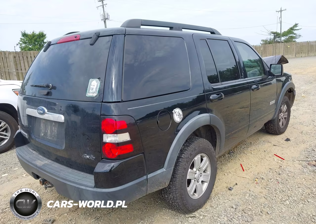 2007 Ford Explorer Xlt VIN:1FMEU73E07UA37574 - 4