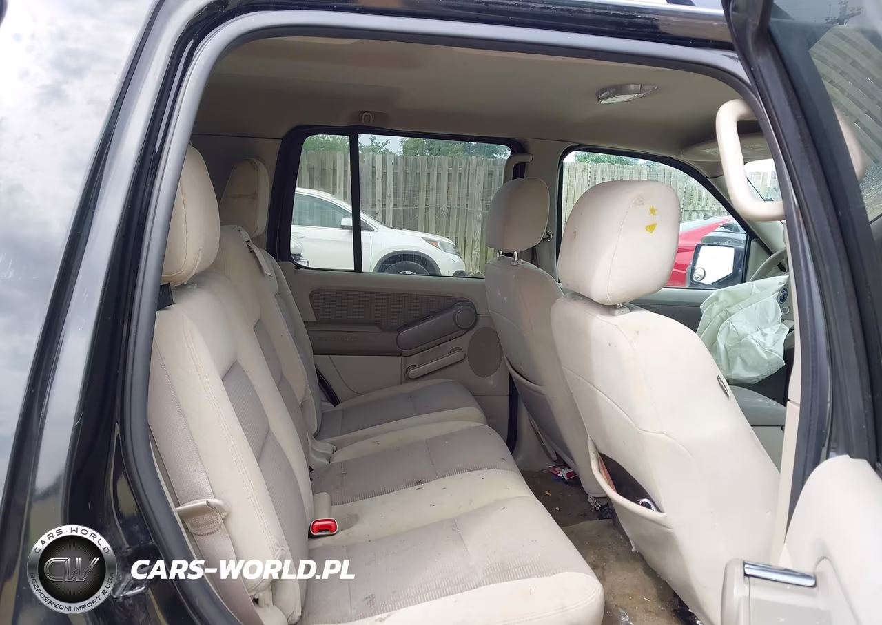 2007 Ford Explorer Xlt VIN:1FMEU73E07UA37574 - 8