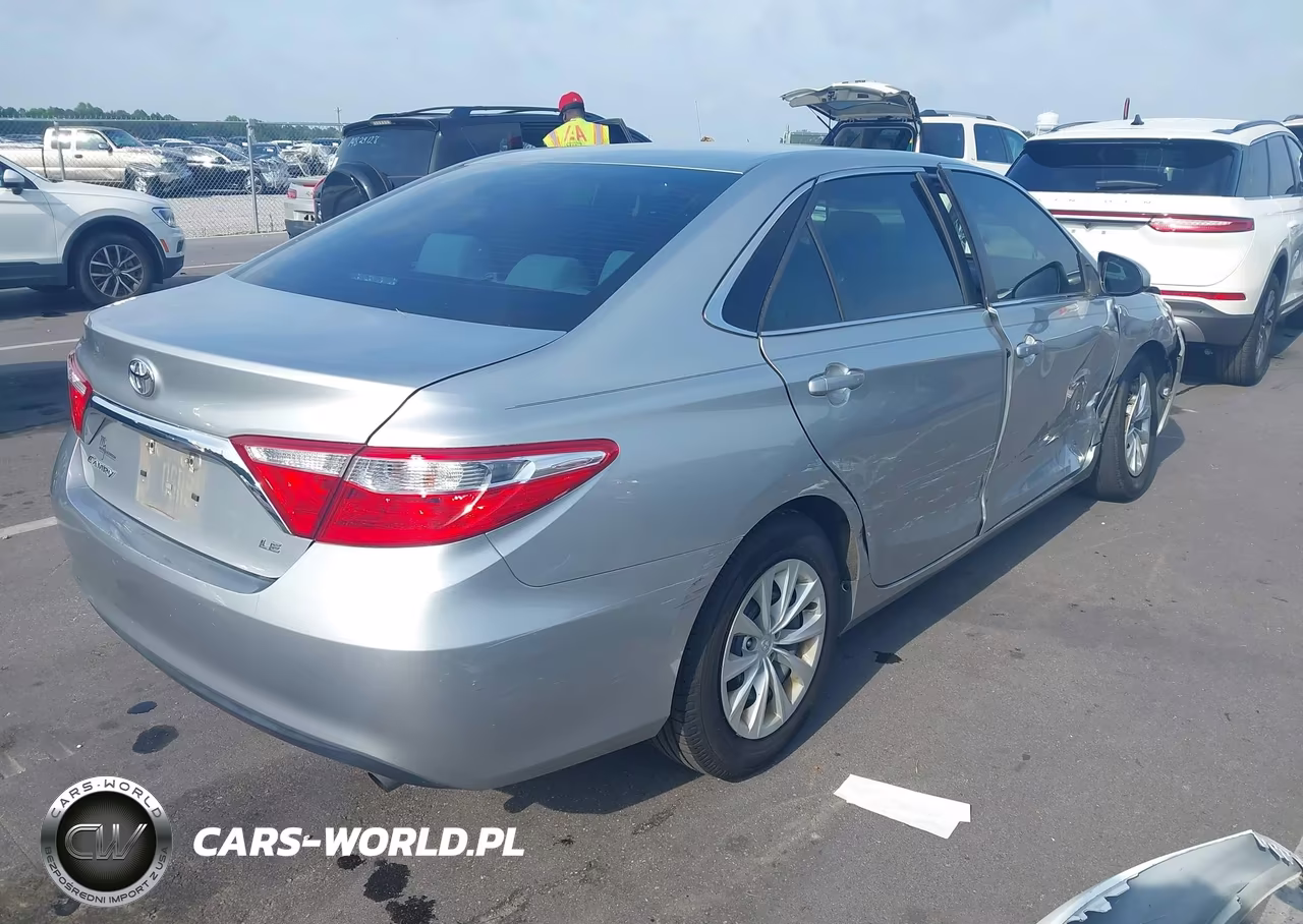 2017 Toyota Camry Le VIN:4T1BF1FK6HU744434 - 4