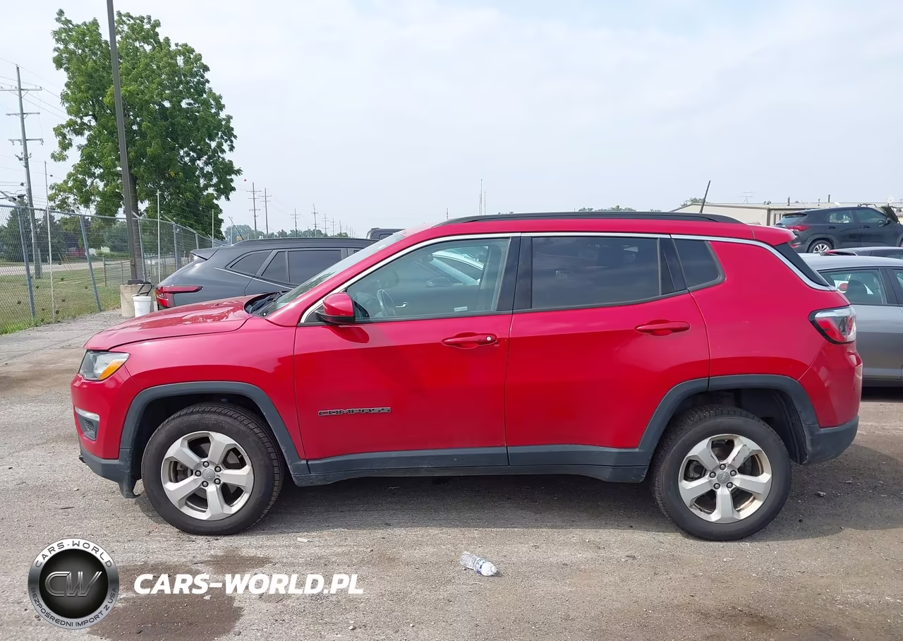 2018 Jeep Compass Latitude 4X4 VIN:3C4NJDBB9JT373437 - 14