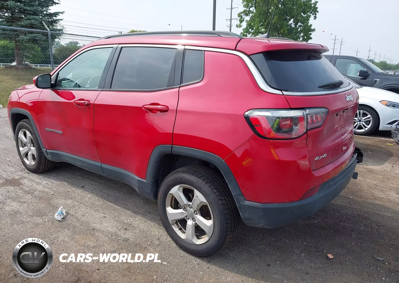 2018 Jeep Compass Latitude 4X4 VIN:3C4NJDBB9JT373437 - 3