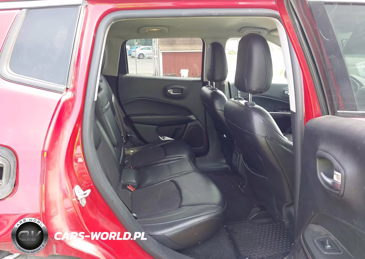 2018 Jeep Compass Latitude 4X4 VIN:3C4NJDBB9JT373437 - 8