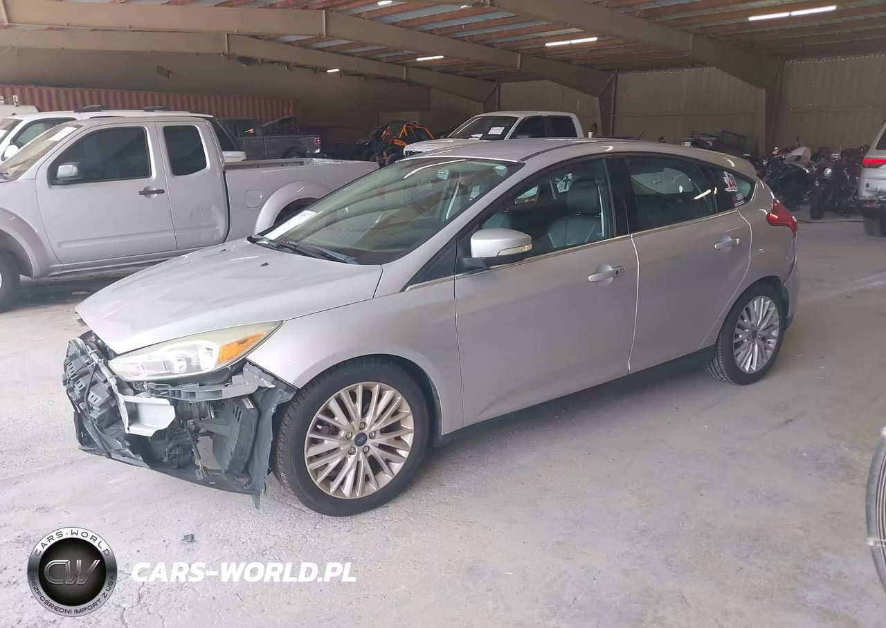 2015 Ford Focus Titanium VIN:1FADP3N22FL273365 - 2