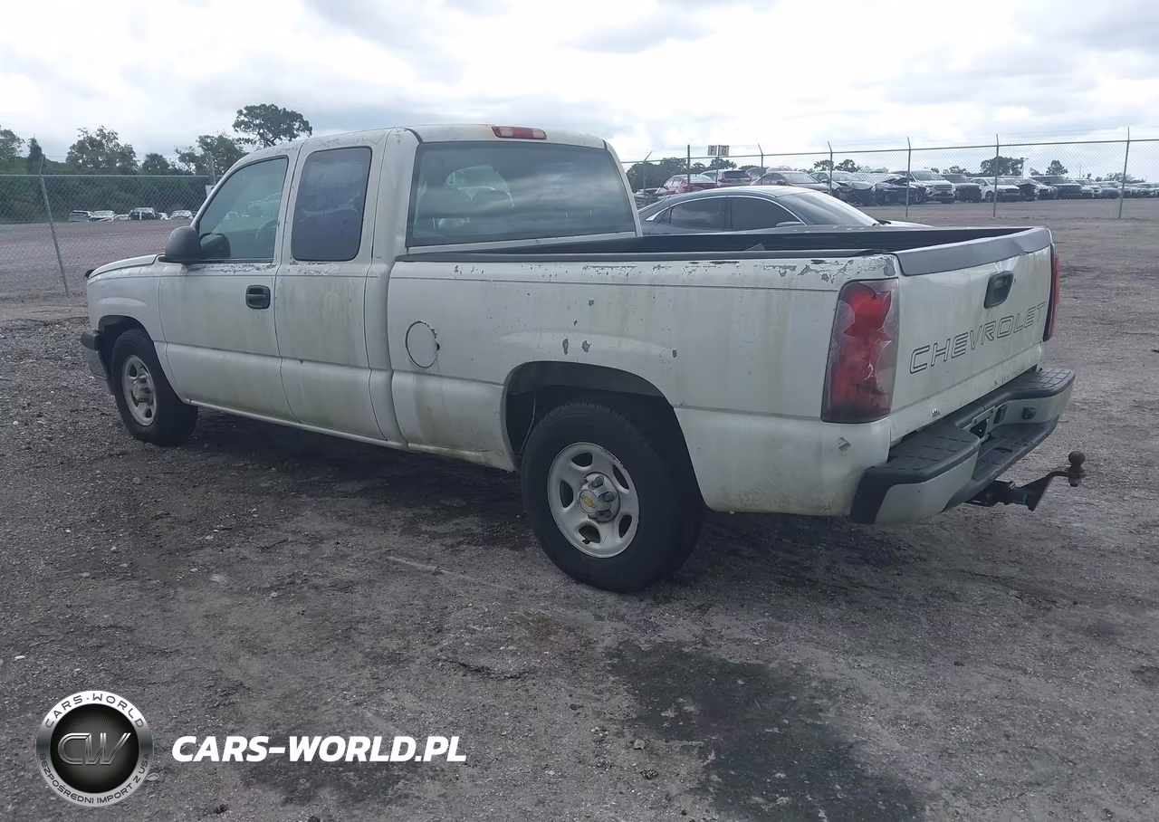 2003 Chevrolet Silverado 1500 Work Truck VIN:2GCEC19X331335815 - 3