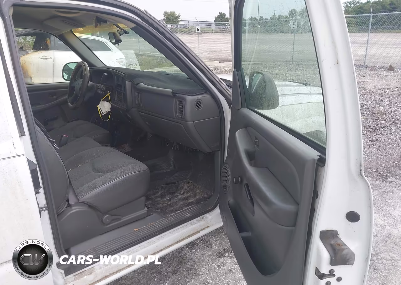 2003 Chevrolet Silverado 1500 Work Truck VIN:2GCEC19X331335815 - 5