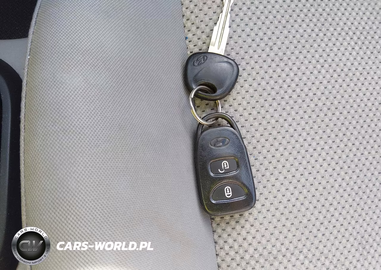 2010 Hyundai Accent Gls VIN:KMHCN4AC8AU469874 - 11