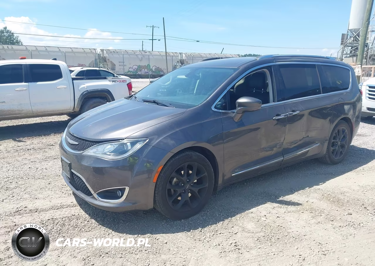 2018 Chrysler Pacifica Touring L VIN:2C4RC1BG0JR246861 - 2