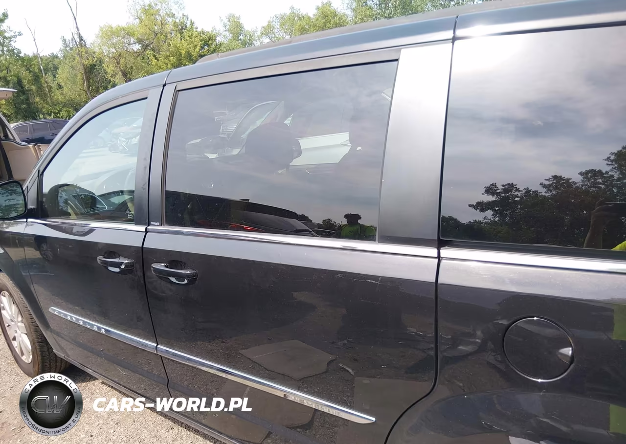 2014 Chrysler Town & Country Touring VIN:2C4RC1BG4ER285023 - 14