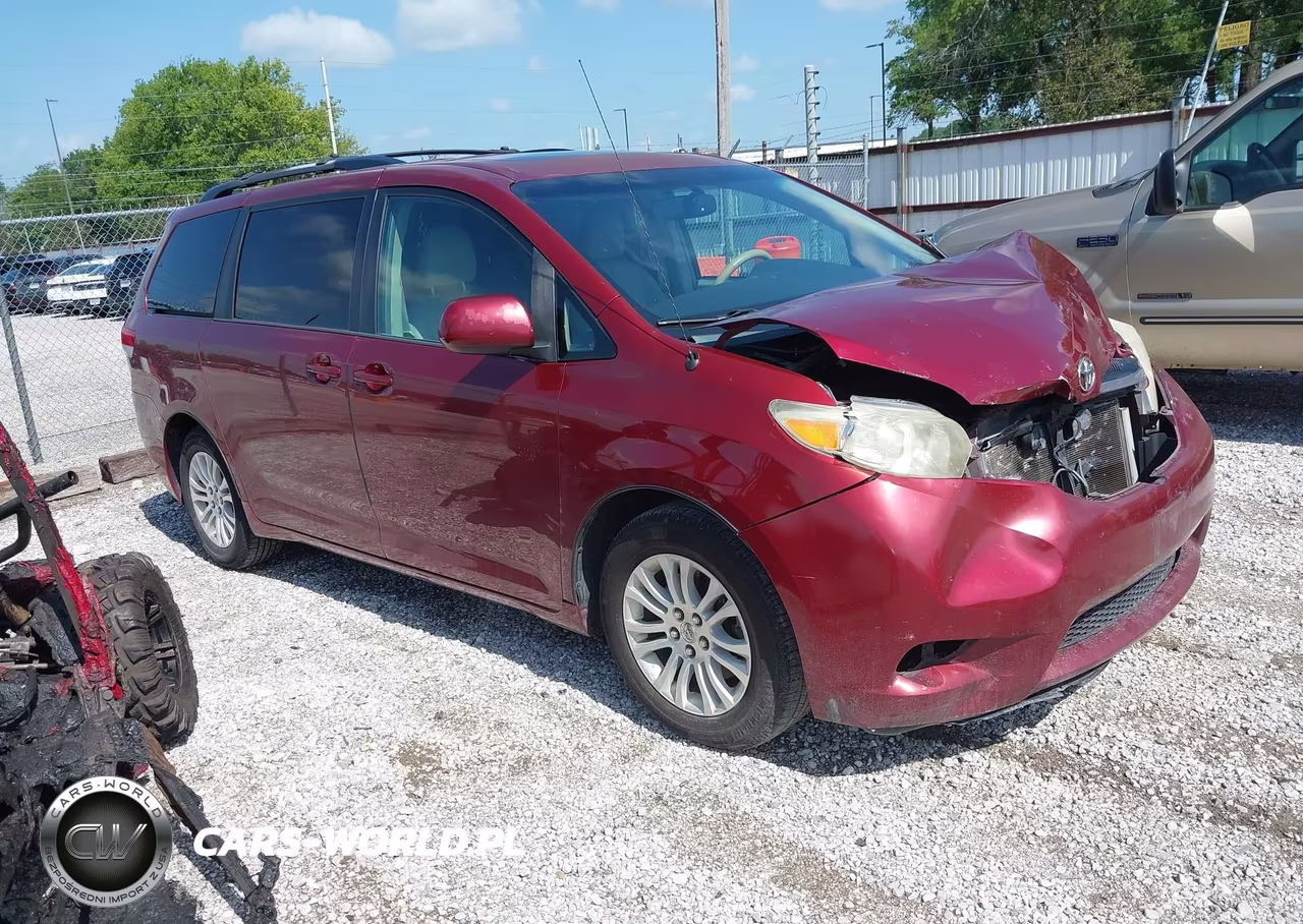 2012 Toyota Sienna Xle V6 8 Passenger – zdjęcie 1 z 16