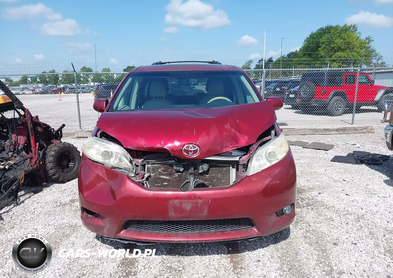2012 Toyota Sienna Xle V6 8 Passenger VIN:5TDYK3DC8CS258660 - 12