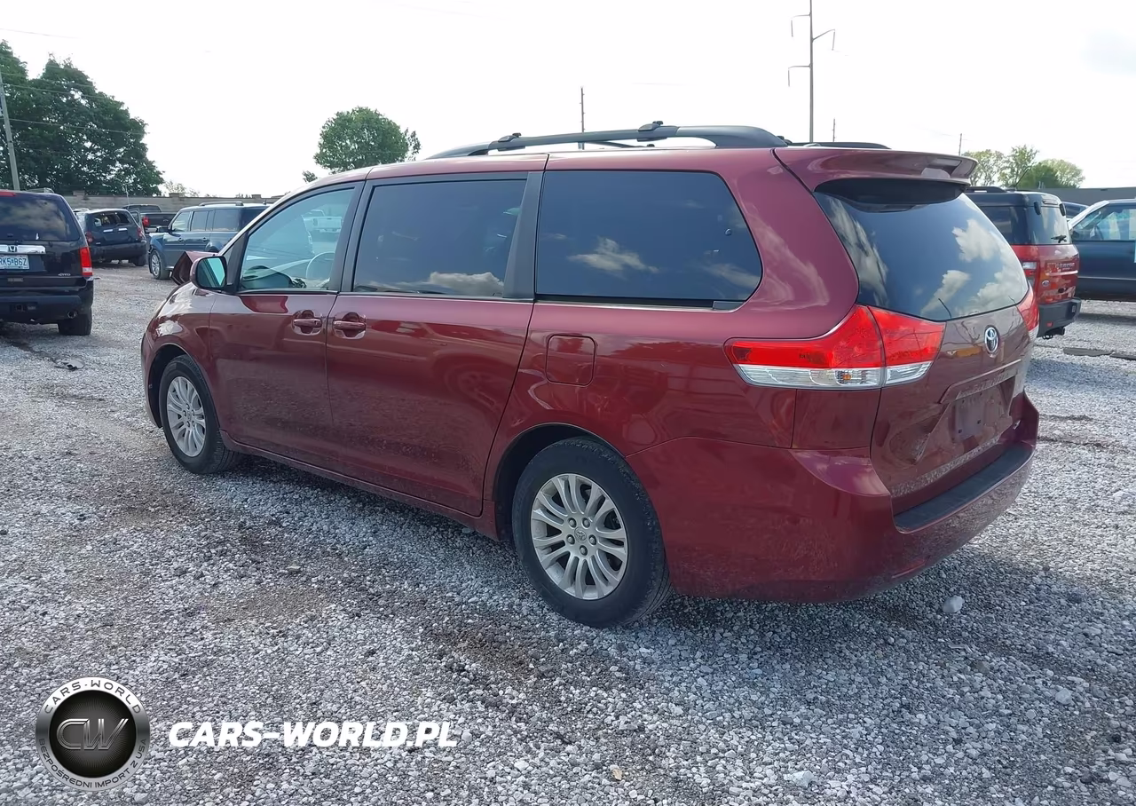 2012 Toyota Sienna Xle V6 8 Passenger VIN:5TDYK3DC8CS258660 - 3
