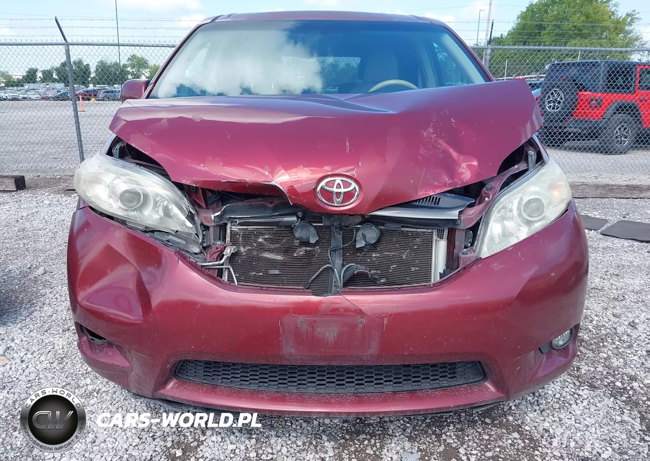 2012 Toyota Sienna Xle V6 8 Passenger VIN:5TDYK3DC8CS258660 - 6