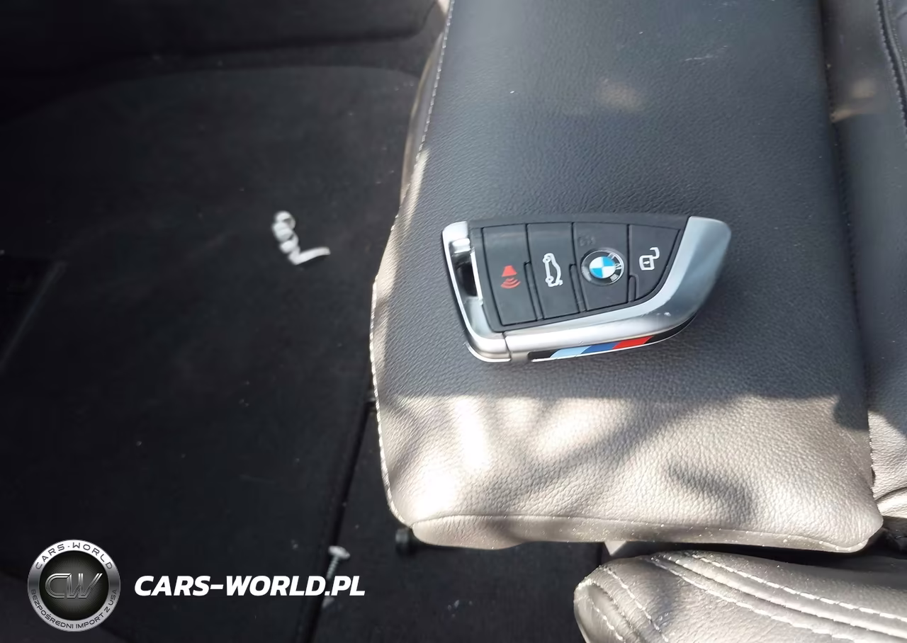 BMW M3 VIN:WBS33HJ03SFU09314 - 11