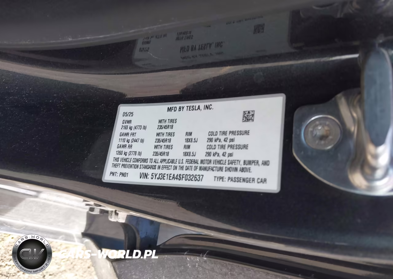 2025 Tesla Model 3 Long Range Rear-Wheel Drive-Standard Rear-Wheel Drive VIN:5YJ3E1EA4SF032637 - 9