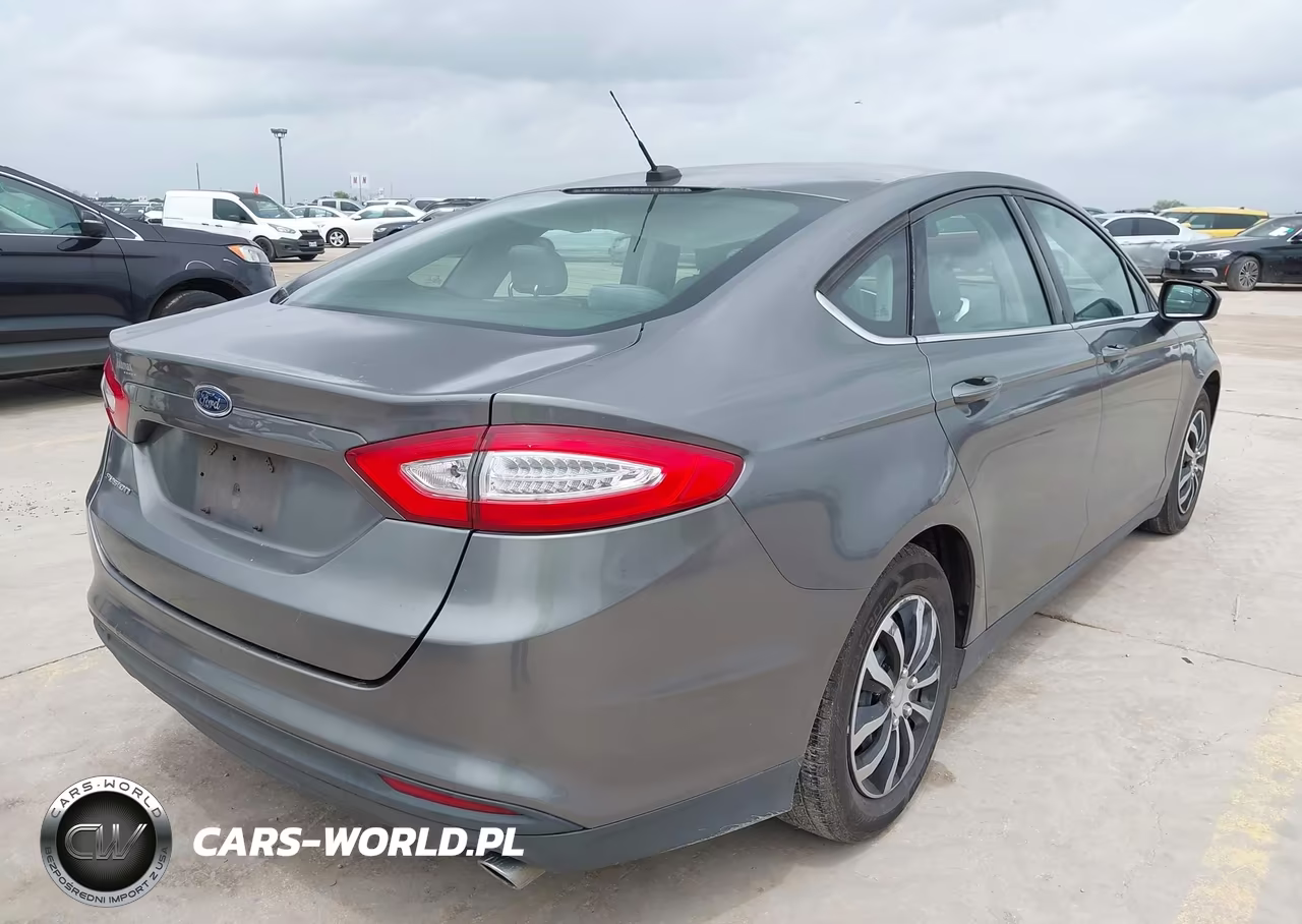 2014 Ford Fusion S VIN:3FA6P0G71ER356981 - 4