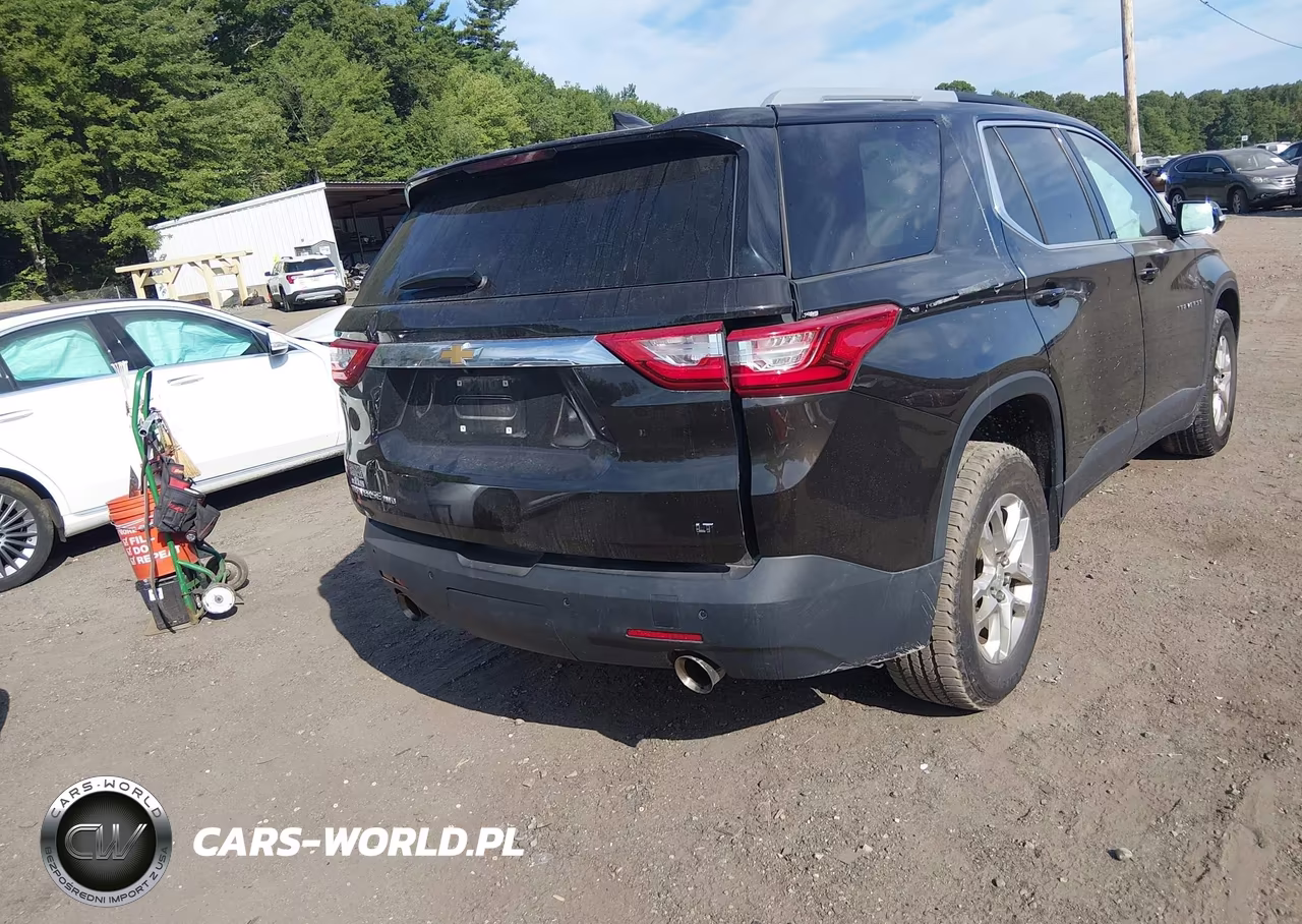 2018 Chevrolet Traverse Lt Cloth VIN:1GNEVGKWXJJ155580 - 4
