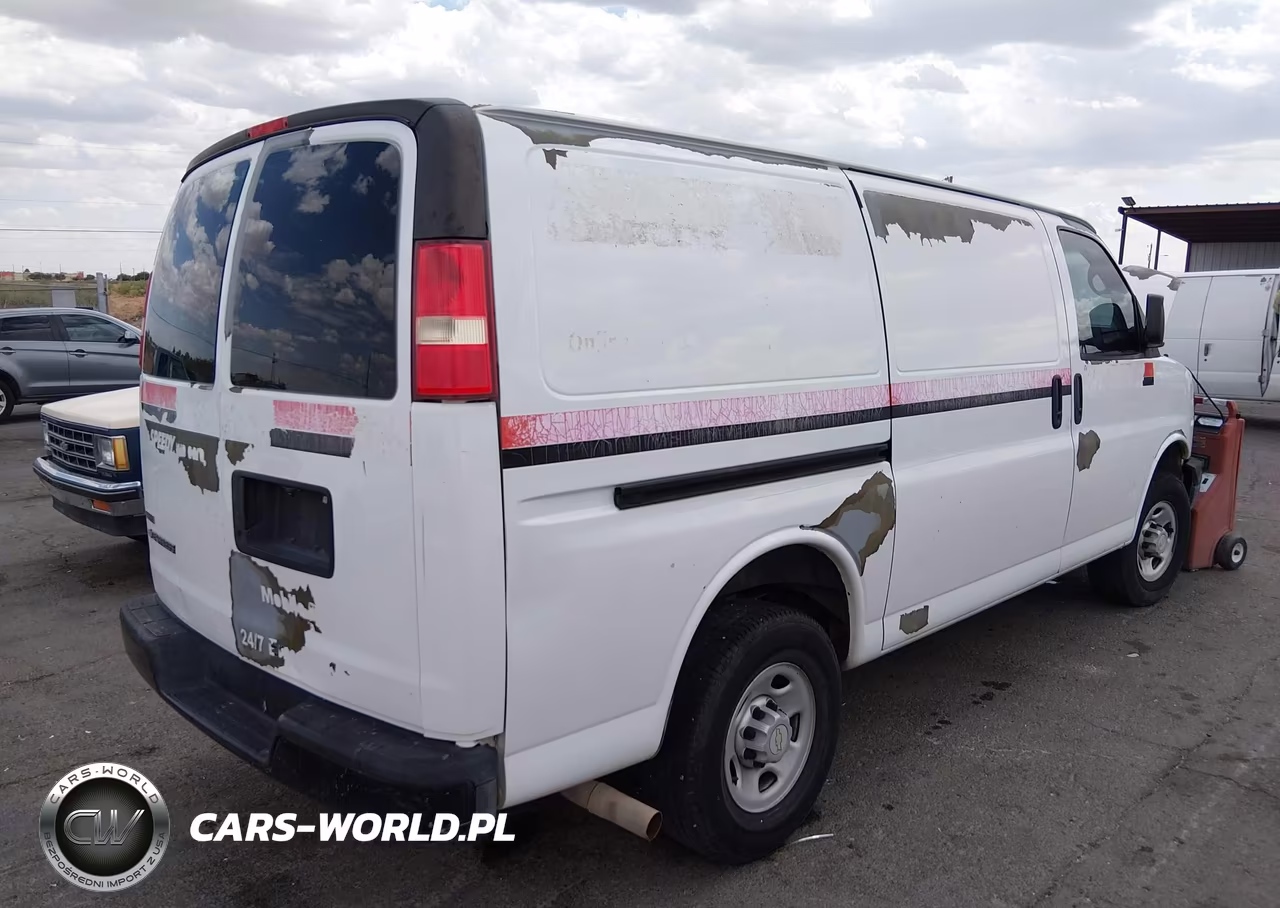 2011 Chevrolet Express 2500 Work Van VIN:1GCWGFCA1B1113918 - 4