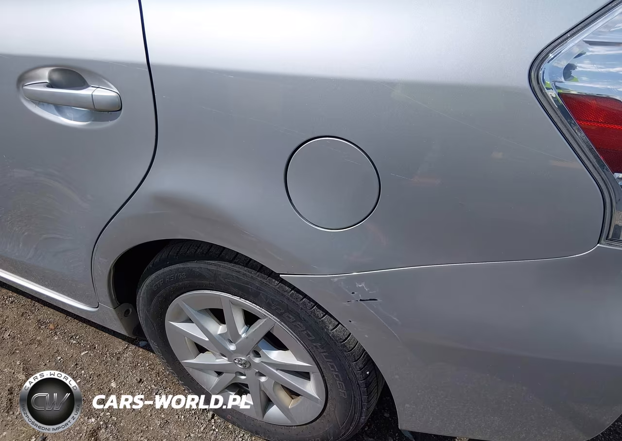 2013 Toyota Prius V Two VIN:JTDZN3EU0D3194247 - 18