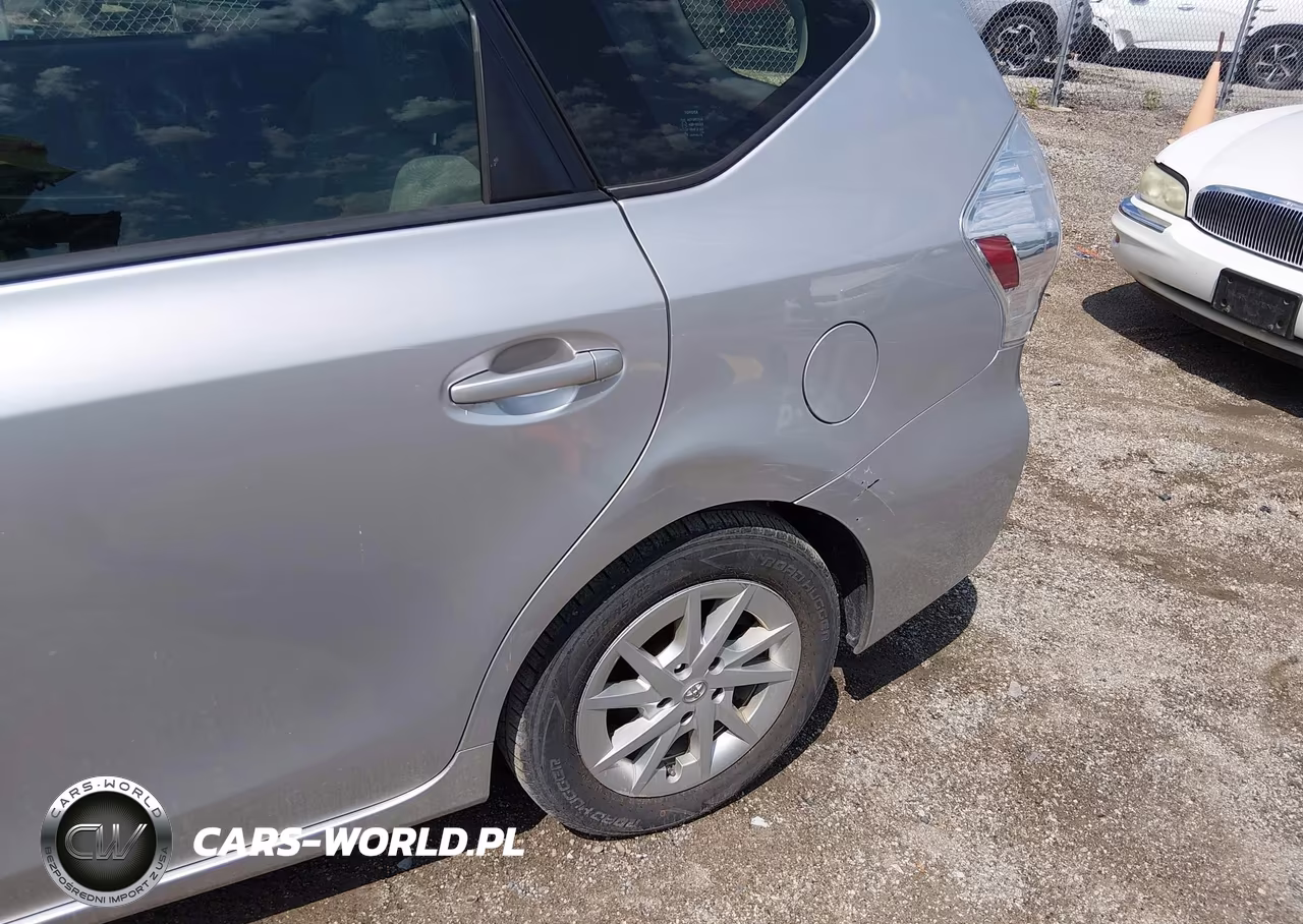 2013 Toyota Prius V Two VIN:JTDZN3EU0D3194247 - 6