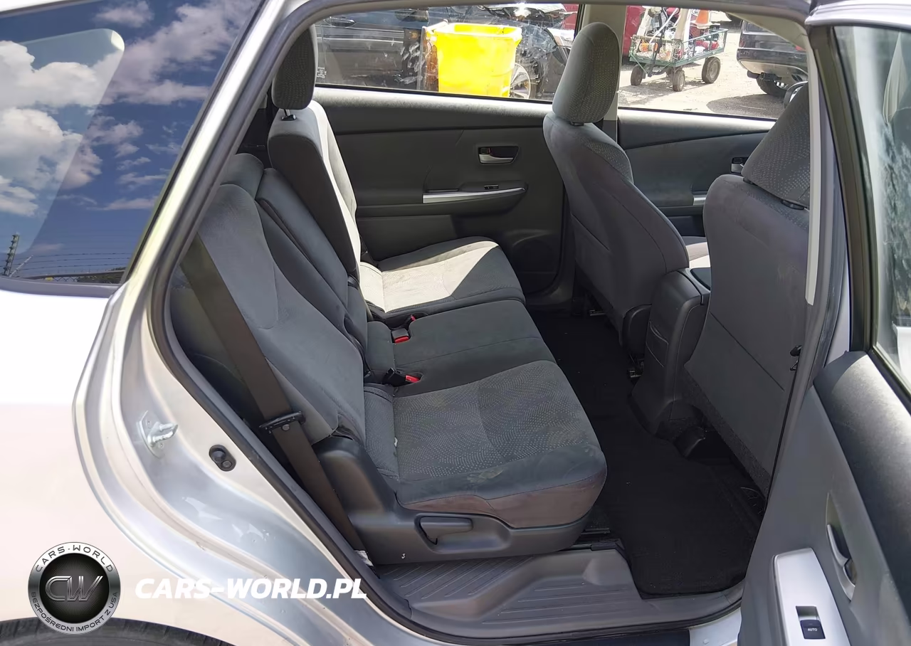 2013 Toyota Prius V Two VIN:JTDZN3EU0D3194247 - 8