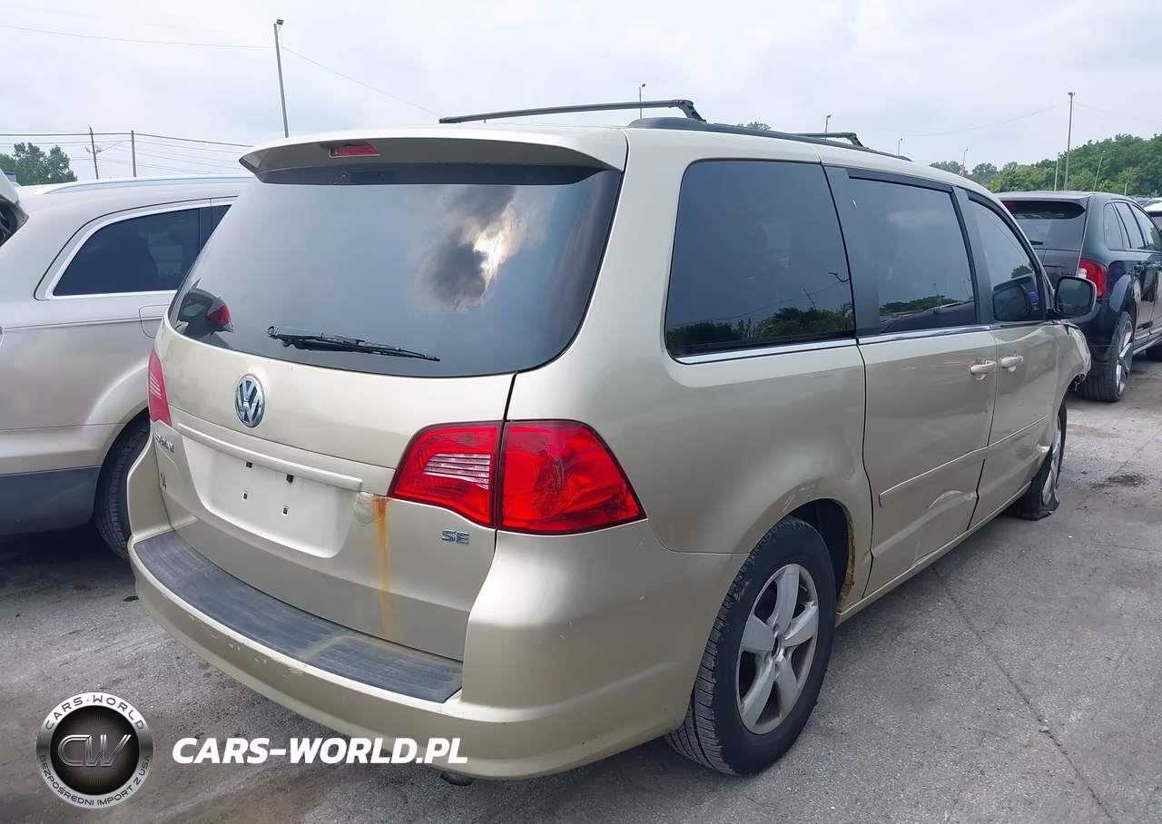 2011 Volkswagen Routan Se VIN:2V4RW3DG0BR766811 - 4