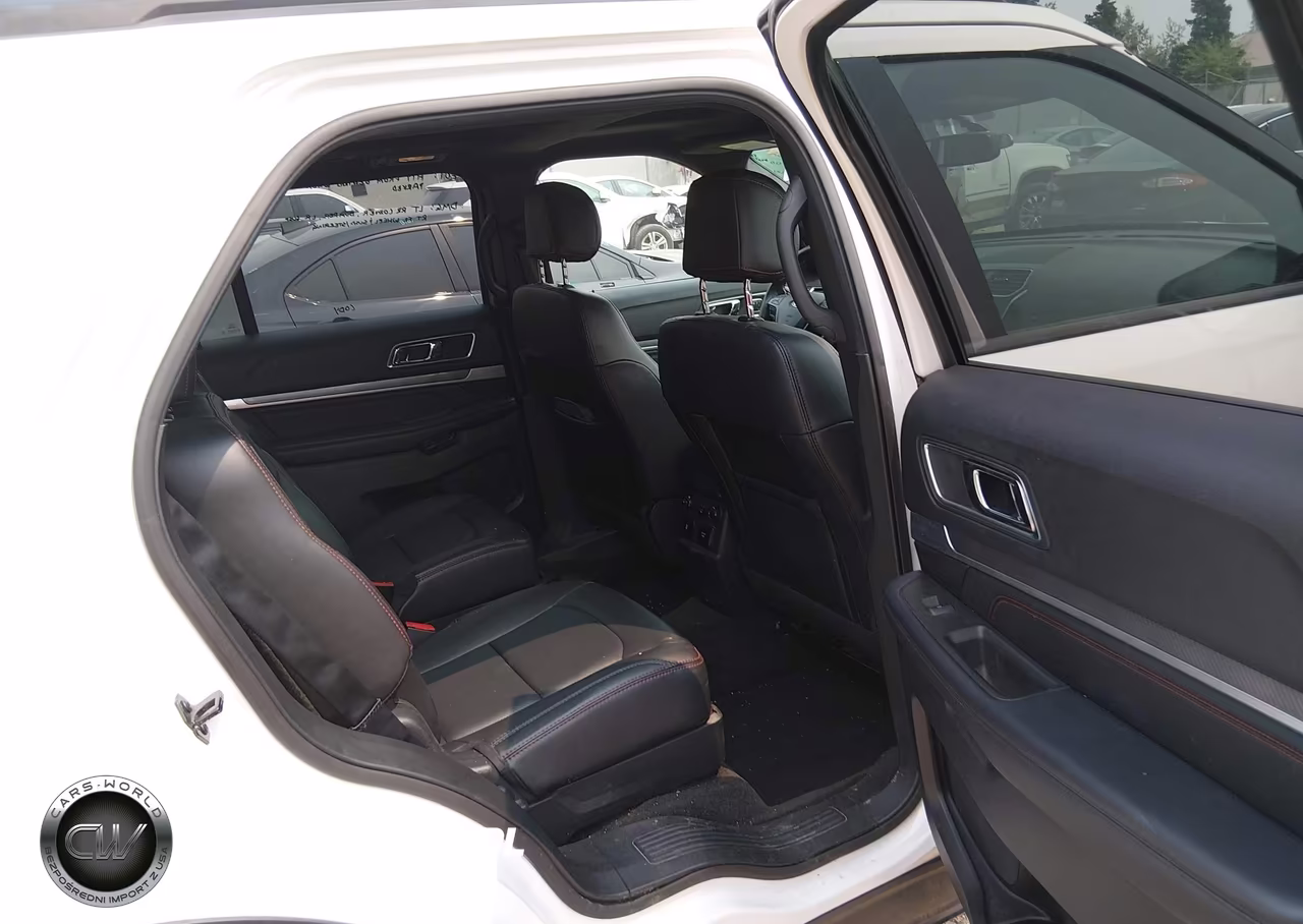 2017 Ford Explorer Sport VIN:1FM5K8GT5HGE20558 - 8