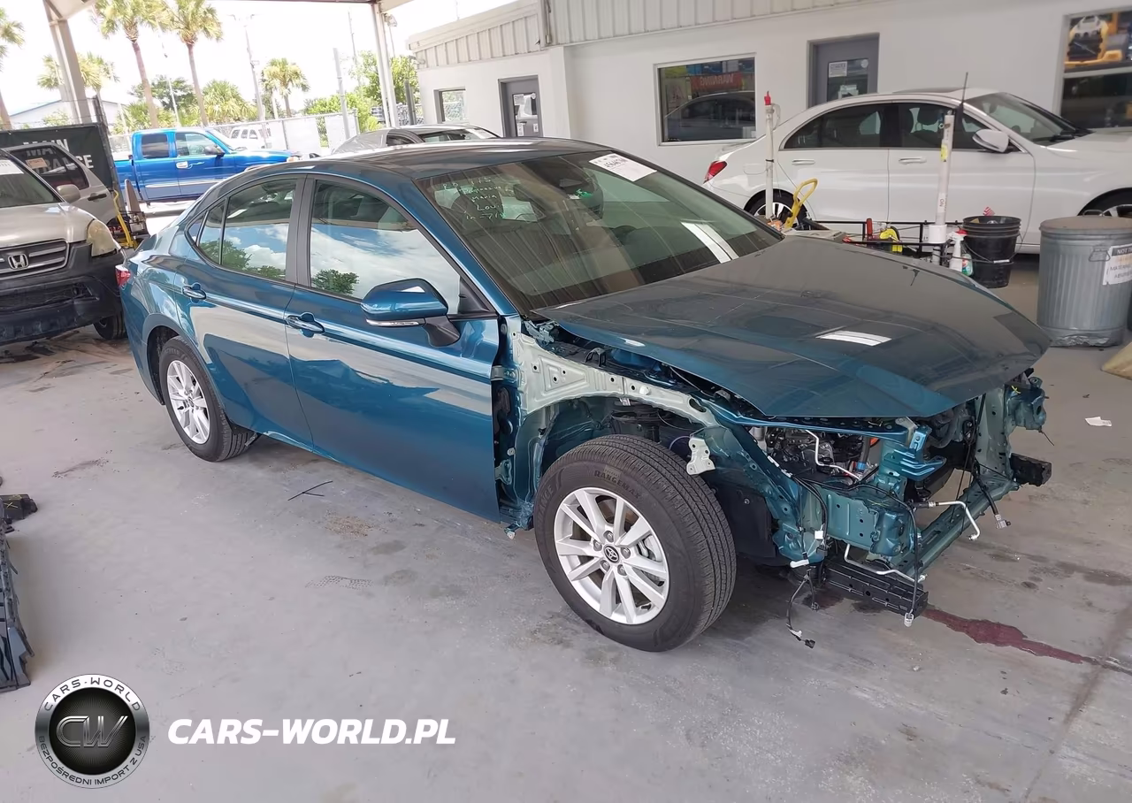 2026 Toyota Camry Le – zdjęcie 1 z 17