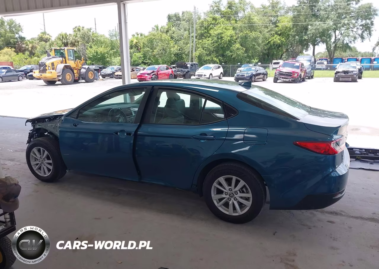 2026 Toyota Camry Le VIN:4T1DAACK2TU234246 - 15