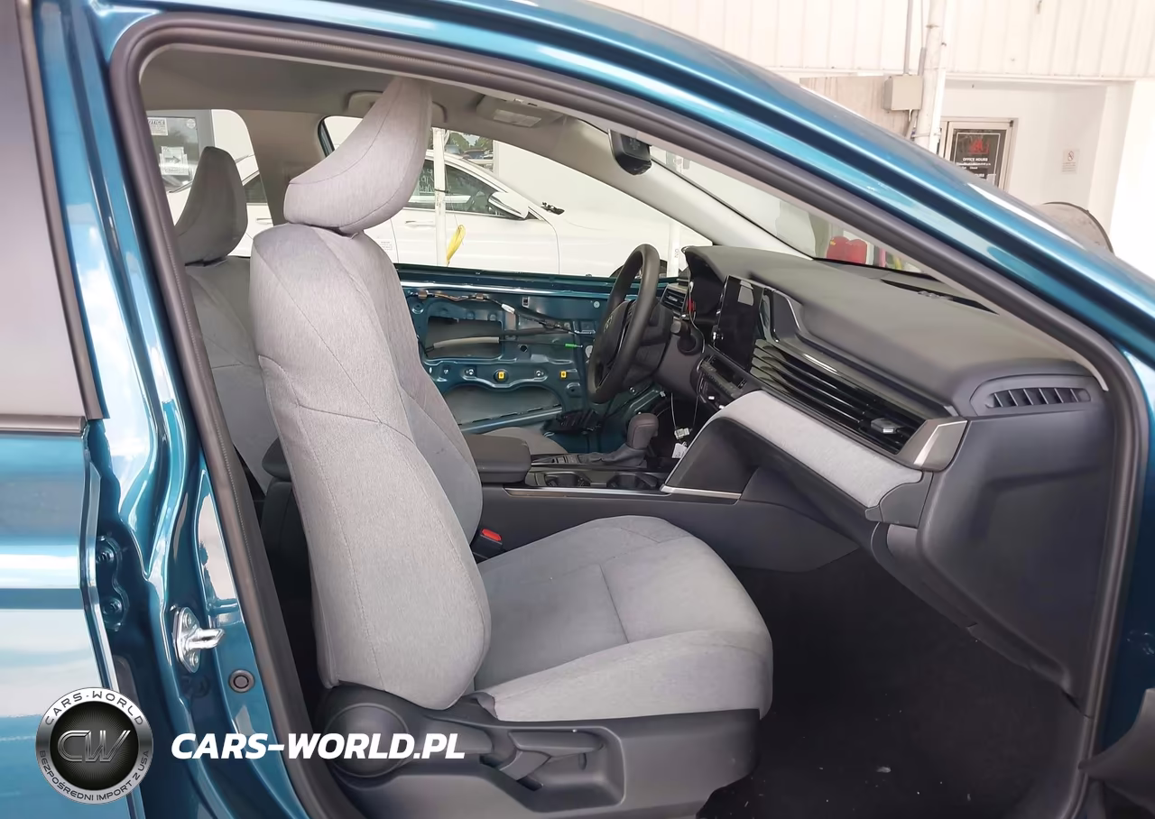 2026 Toyota Camry Le VIN:4T1DAACK2TU234246 - 5
