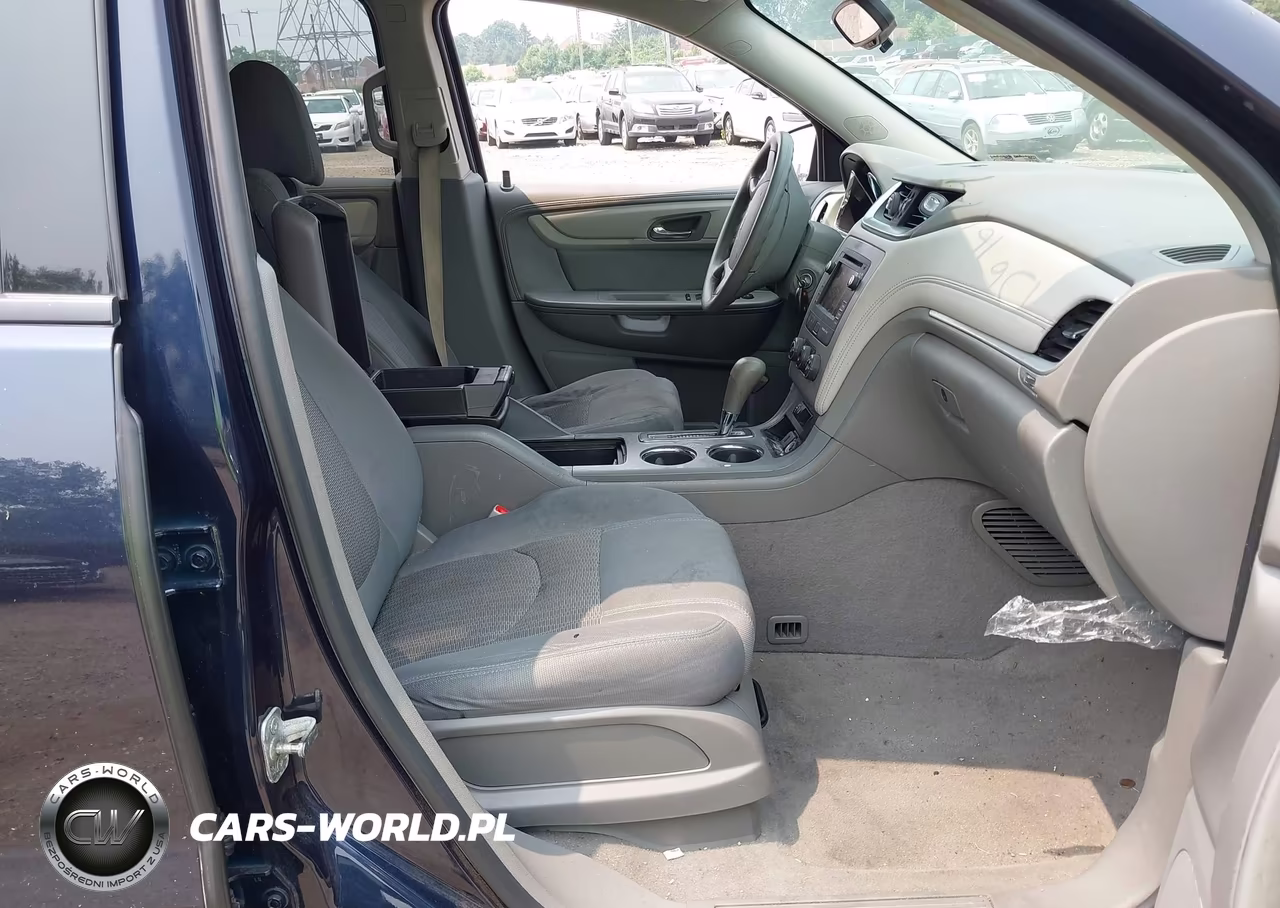 2017 Chevrolet Traverse Ls VIN:1GNKRFKD4HJ242241 - 5