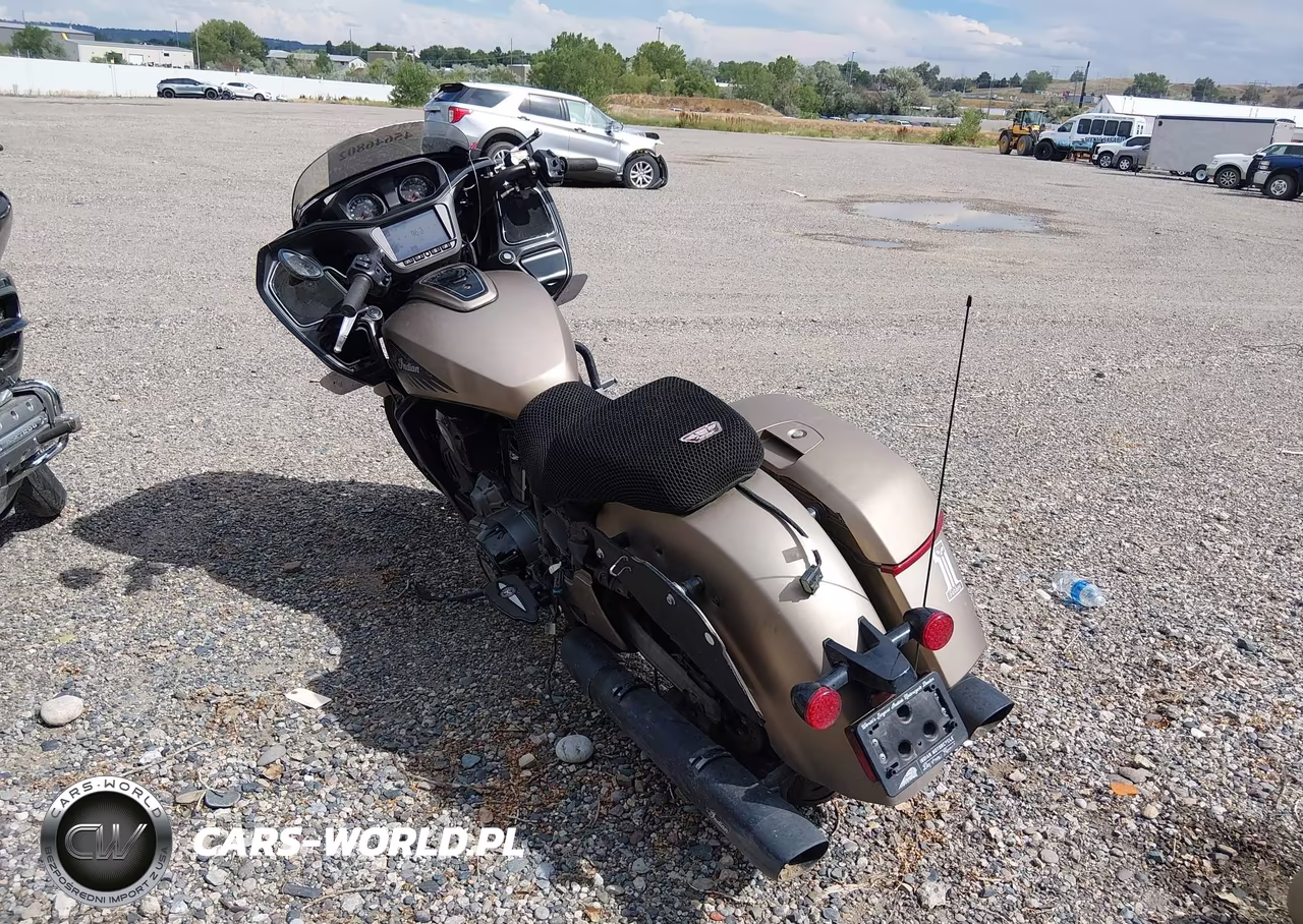 2020 Indian Motorcycle Co. Challenger Dark Horse VIN:56KLCDRR4L3386741 - 3
