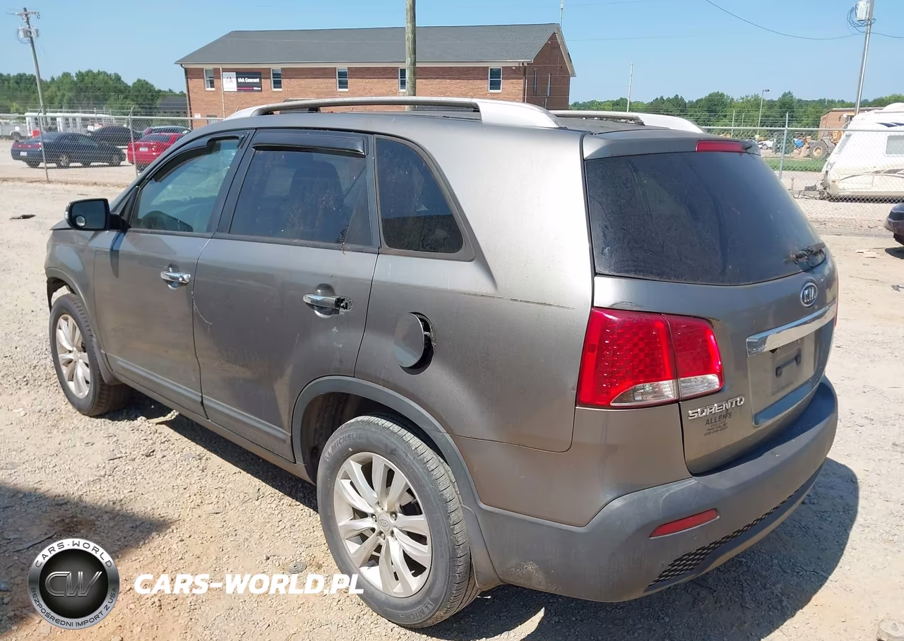 2011 Kia Sorento Lx V6 VIN:5XYKT4A24BG076079 - 3